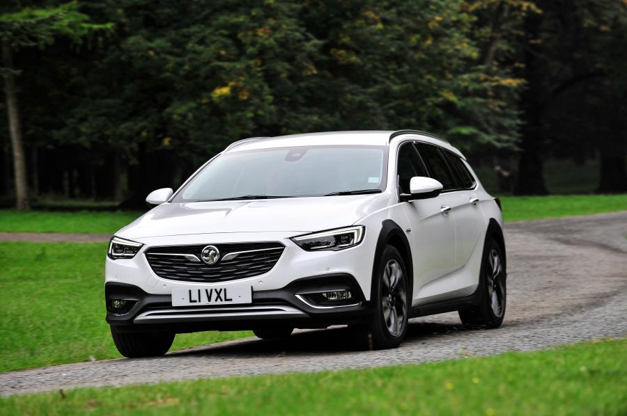  Vauxhall Insignia Country Tourer Turbo D 4x4 2017 года  (фото 9 из 21)